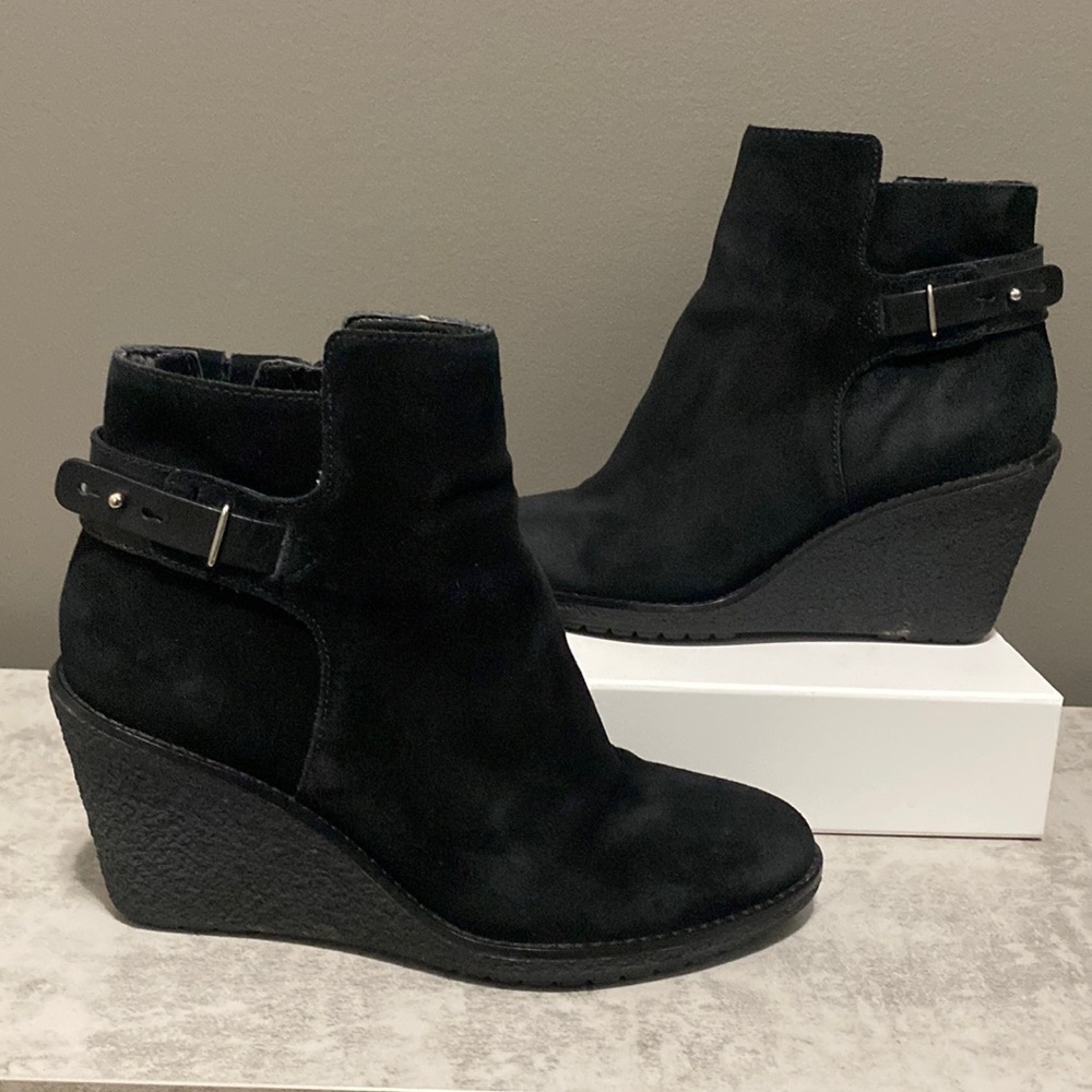 Cole Haan slip resistant Black Wedge Ankle Boots Size 7.5